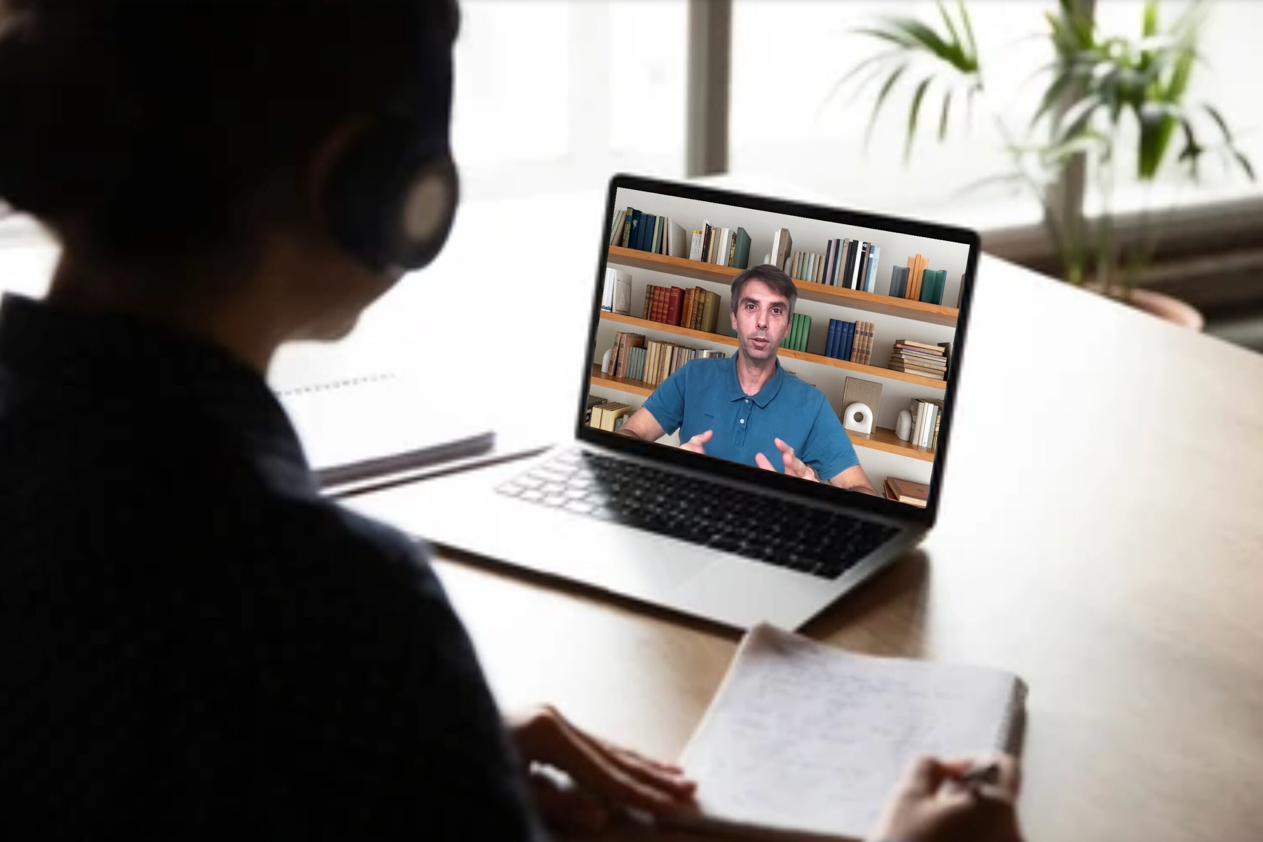 Dante Mantini on the computer of a student